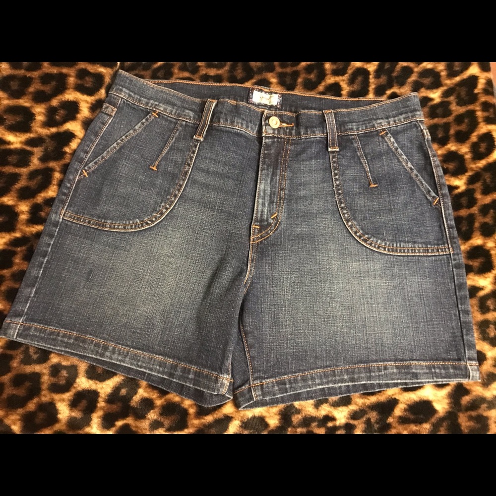 Levi’s 515 Shorts Med/Dark Blue Sz. 14